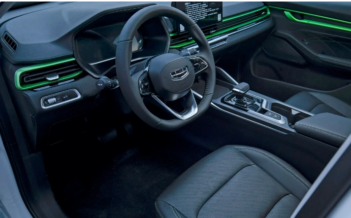 吉利帝豪醇电混动版新售价出炉,起步价仅需10.98万元