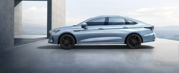 奇瑞艾瑞泽8荣耀版正式上市,配置优化售价9.99万元起