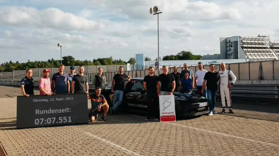 保时捷Taycan Turbo GT刷新纽伯格林电动轿车纪录,领先特斯拉17秒