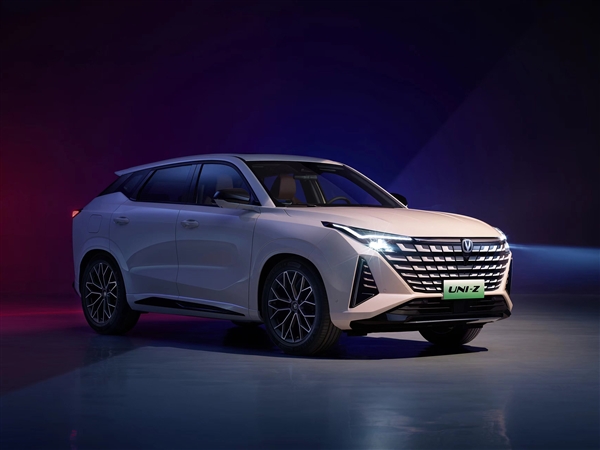 长安UNI-Z混动SUV惊艳上市，售价亲民引热议