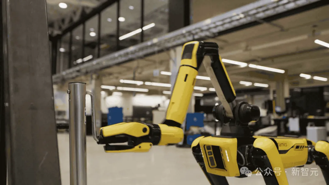 你好,电动Atlas!波士顿动力机器人复活,180度诡异动作吓坏马斯克