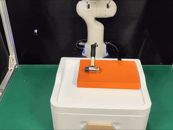 一句指令就能冲咖啡、倒红酒、锤钉子，清华具身智能CoPa「动」手了