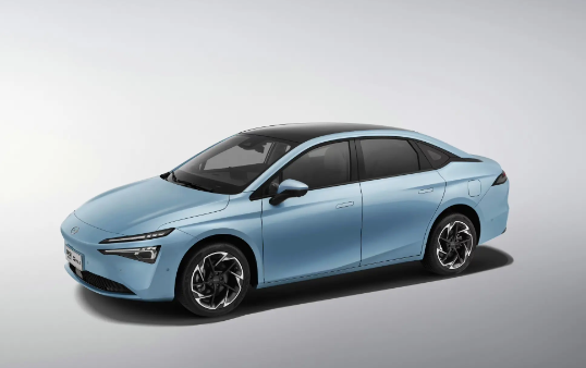 广汽埃安AION S MAX星瀚版降价2.3万,配置升级引领新潮流