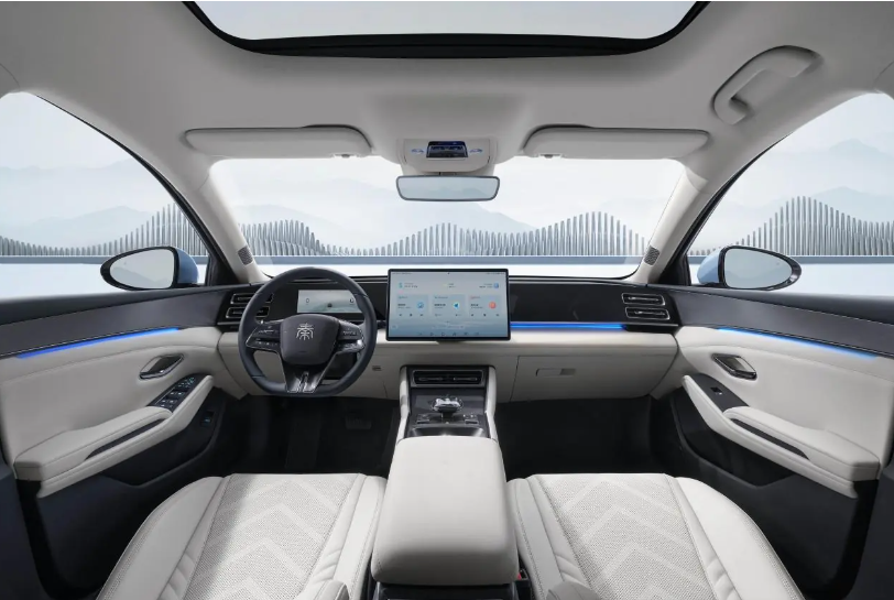 比亚迪秦 L DM-i 北京车展全球首发亮相,起售价或超12万元