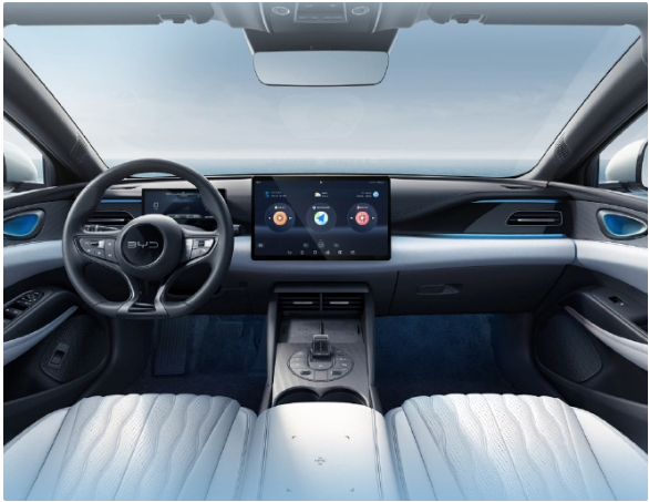 比亚迪海豹 06 DM-i 亮相北京车展,1.5升插混系统引领新潮流