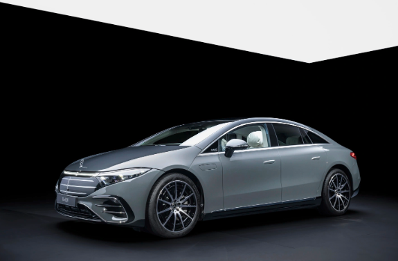 奔驰新款纯电旗舰EQS发布:复古外观,续航大增