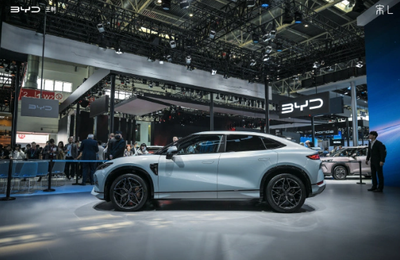 2024北京车展:比亚迪宋L智驾款惊艳亮相,预计6月上市