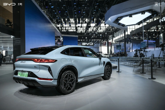 2024北京车展:比亚迪宋L智驾款惊艳亮相,预计6月上市