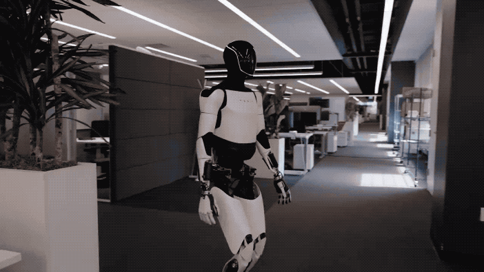 特斯拉机器人进厂打工,马斯克:手的自由度今年将达到22个!