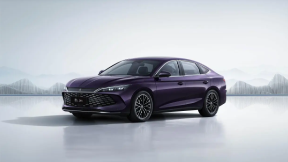 比亚迪秦L DM-i首发亮相，中级轿车市场再掀波澜