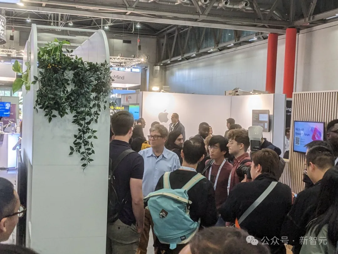 图灵巨头现身ICLR,顶会现场疯狂追星LeCun、Bengio!中国团队三大技术趋势引爆AGI新想象