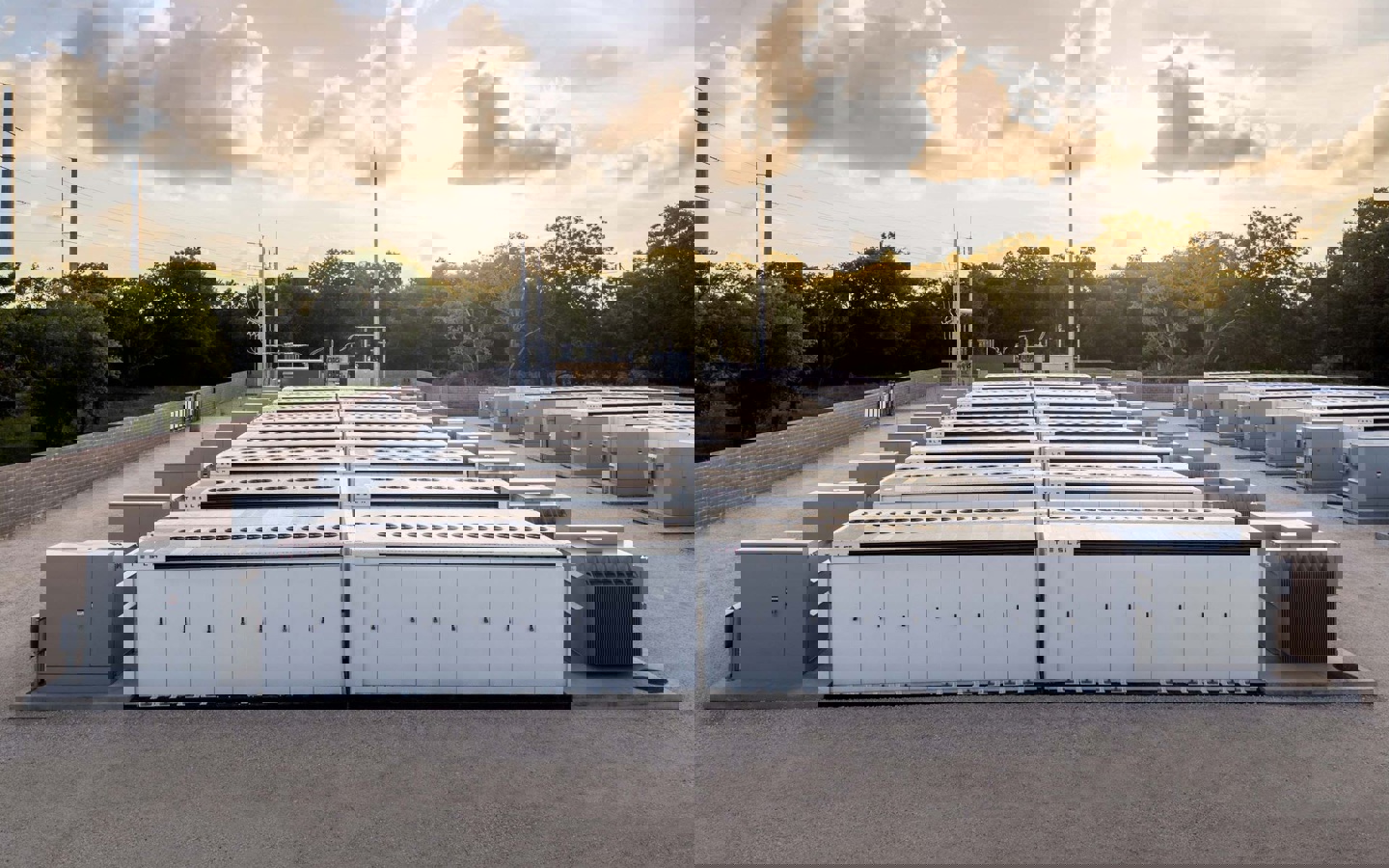 特斯拉上海储能超级工厂获施工许可,明年一季度实现量产