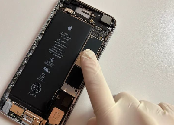 苹果新举措：iPhone 16 Pro Max电池升级，续航能力大增