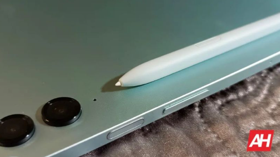 三星新款平板Galaxy Tab S10 Plus与Ultra曝光,预计明年初发布