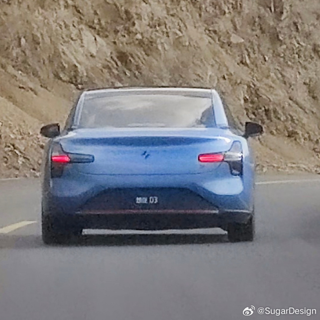 小鹏子品牌 MONA 首车尾部谍照曝光,有望命名为“想往 03”