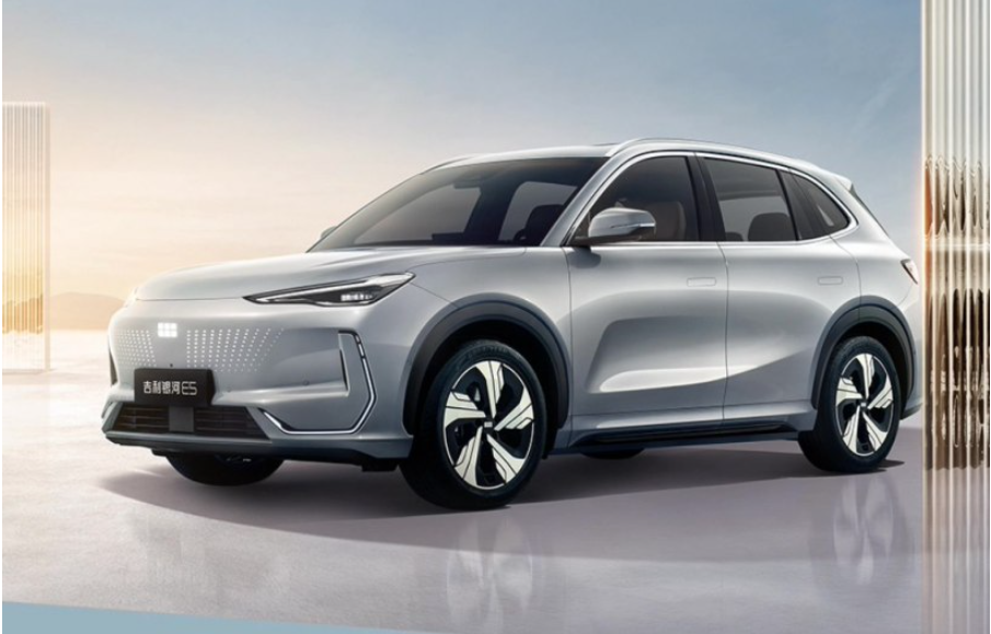 吉利李书福谈中国汽车工业内卷现象：全球领先，利弊并存