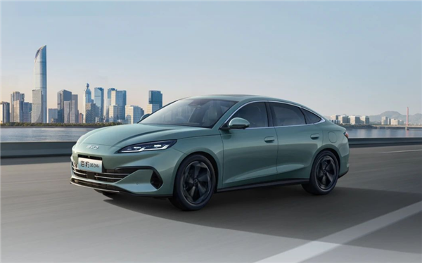 新能源对决传统燃油,海豹06 DM-i发起1V3挑战!