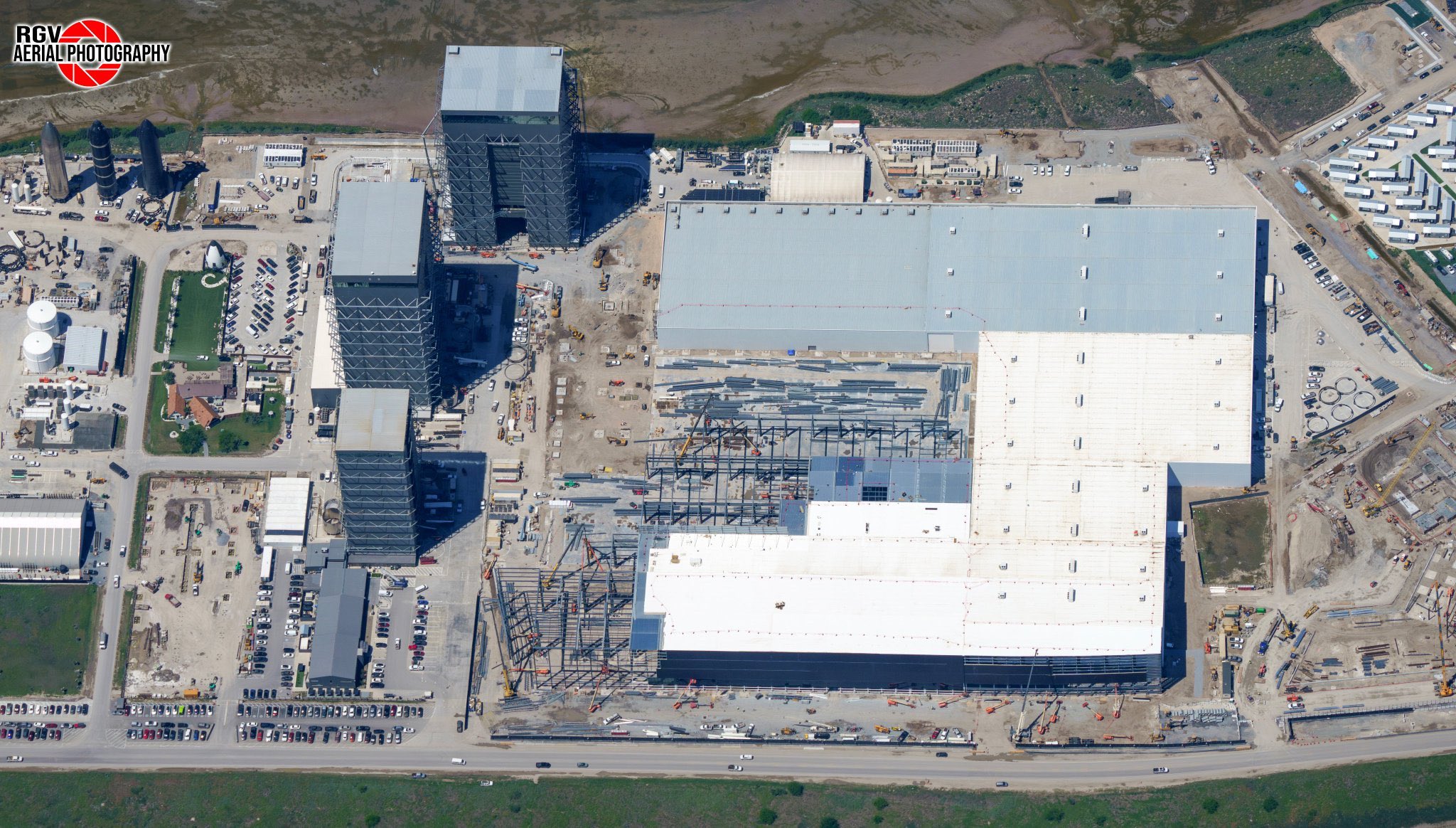 SpaceX“星际工厂”加速扩建,朝着每天生产一艘星舰飞船的长期目标迈进