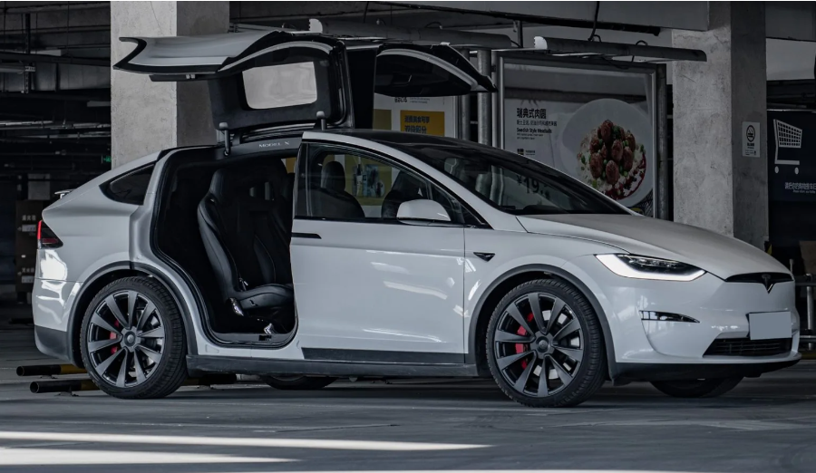 无需触碰，特斯拉Model X自动开门惊艳再现