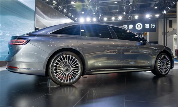 华为挑战BBA,鸿蒙智行享界S9曝光,豪华气场不输百万级轿车