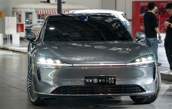 华为挑战BBA，鸿蒙智行享界S9曝光，豪华气场不输百万级轿车