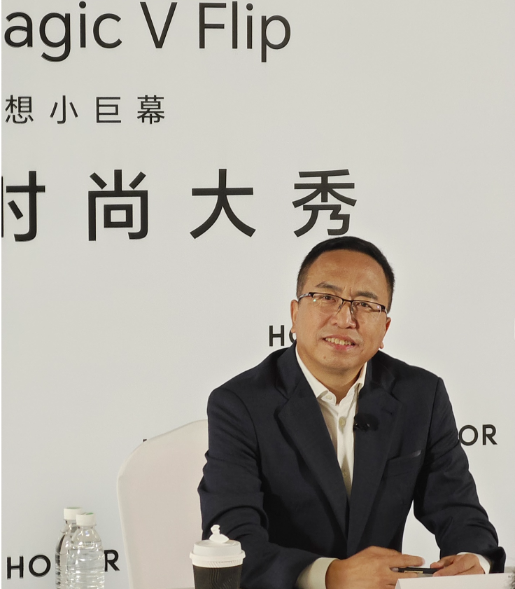 荣耀CEO赵明：Magic V Flip盈亏平衡需销量超百万，小折叠价值在于便携