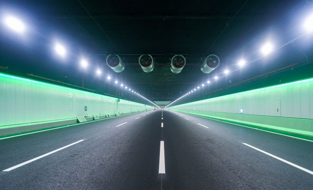 “世界级跨海集群工程”深中通道历经 7 年建设今日通过交工验收,本月底开通运营