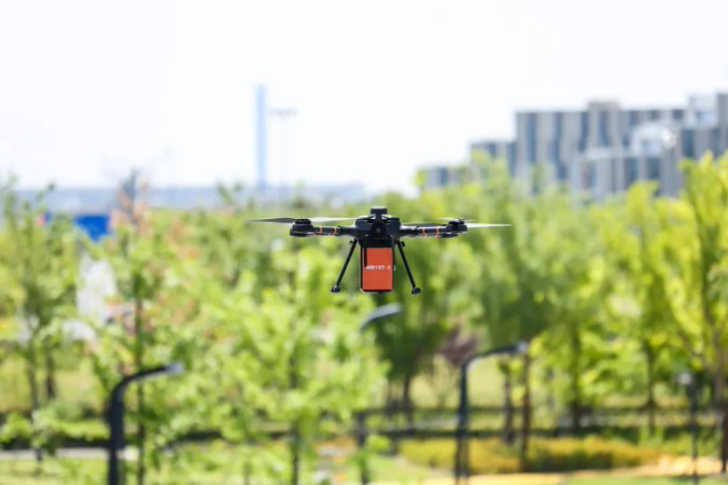 首个全自主智能 AED 无人机低空救援方案发布，实现“4 分钟急救圈”