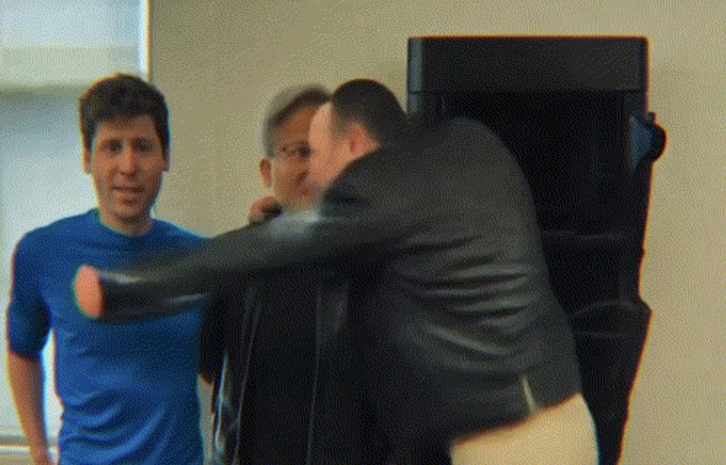 AI在用 | 鳌拜和韦小宝秀恩爱、奥特曼和黄仁勋打起来,Luma翻车离谱到可爱