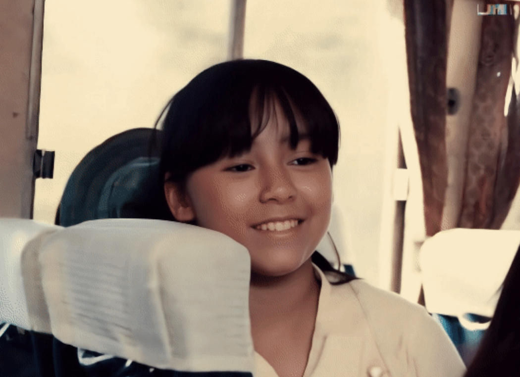 AI在用 | 鳌拜和韦小宝秀恩爱、奥特曼和黄仁勋打起来,Luma翻车离谱到可爱