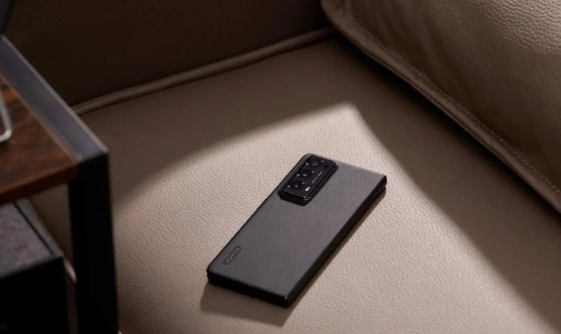 荣耀Magic V3折叠手机预计下月面世，骁龙8s Gen 3平板研发提上日程