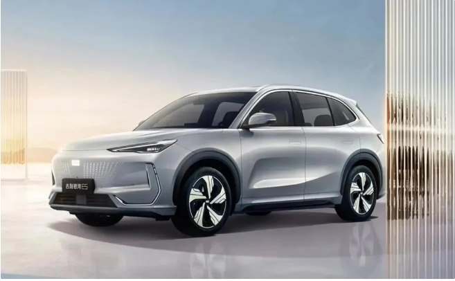 吉利新一代“神盾短刀”刀片电池6 月 27 日发布，银河E5成首发车型