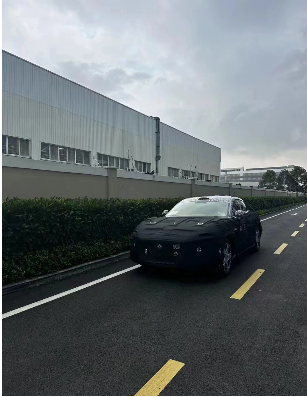 小米SUV谍照曝光，年轻人的第一辆车来了？2025年见分晓！