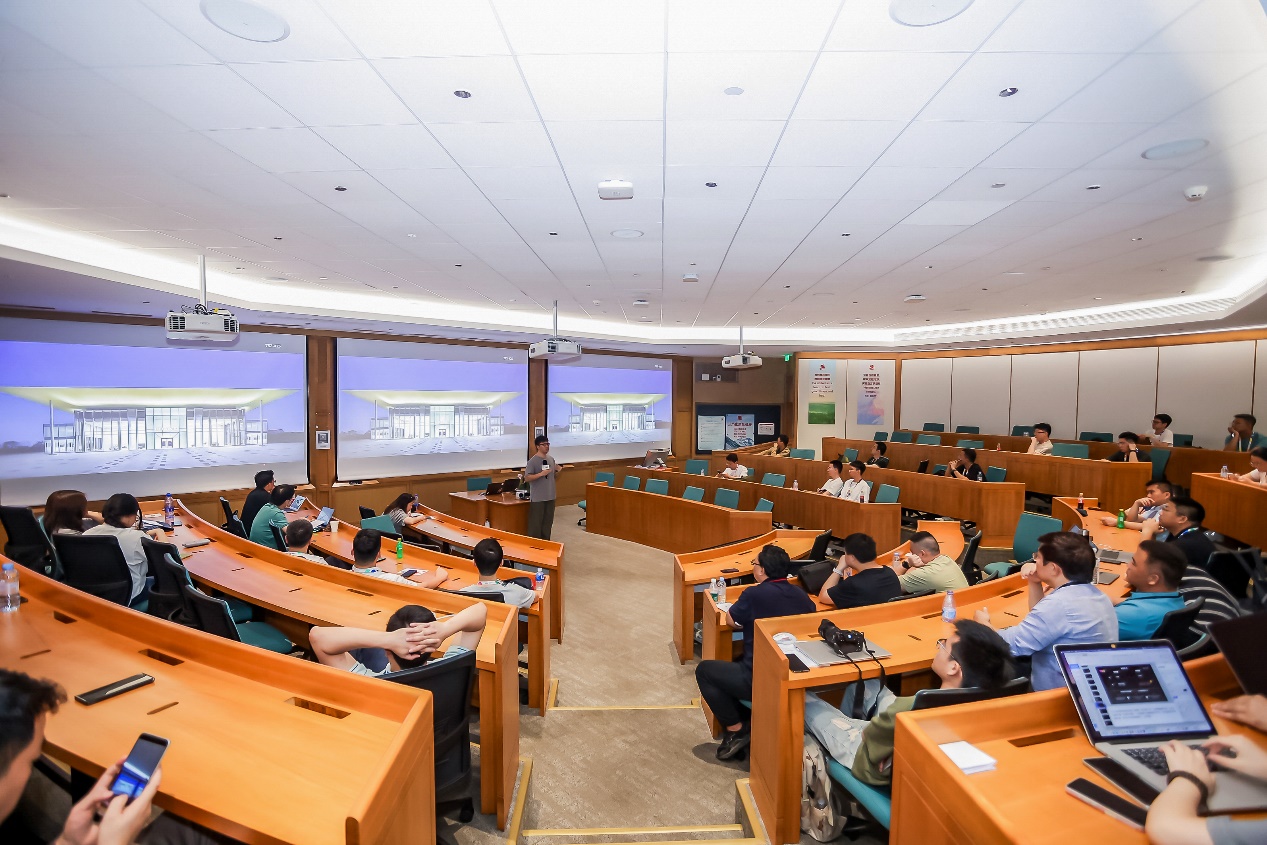 加速空间智能产业革新!华为全屋智亮相 HDC 2024