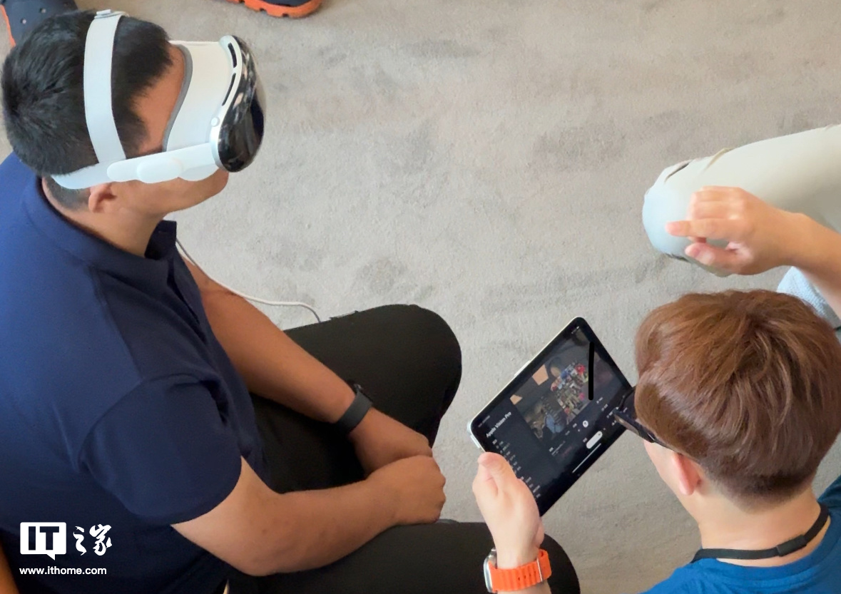 IT之家现场直击:国行苹果 Vision Pro 首销,顾客享一对一体验演示