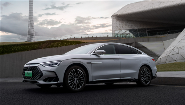 力压奥迪A6L与奔驰E级，比亚迪汉夺得中大型轿车周销冠军