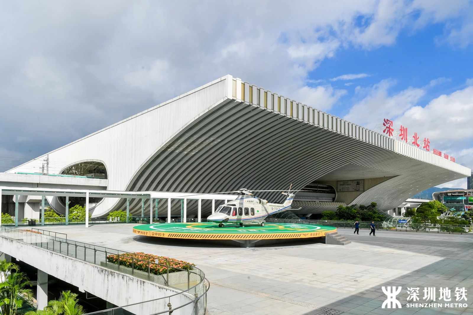 我国首个“低空 + 轨道”空铁联运项目在深圳开航，9800 元可享一站式接驳服务