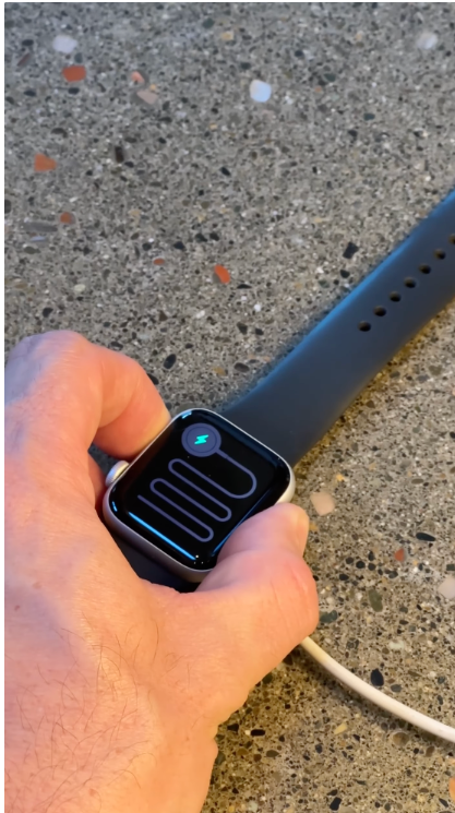 防水奇迹！苹果Apple Watch泡水一年半，捞出后功能依旧完好