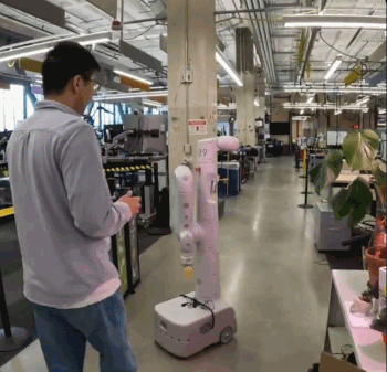 Gemini 1.5 Pro装进机器人，参观一遍公司就能礼宾、带路