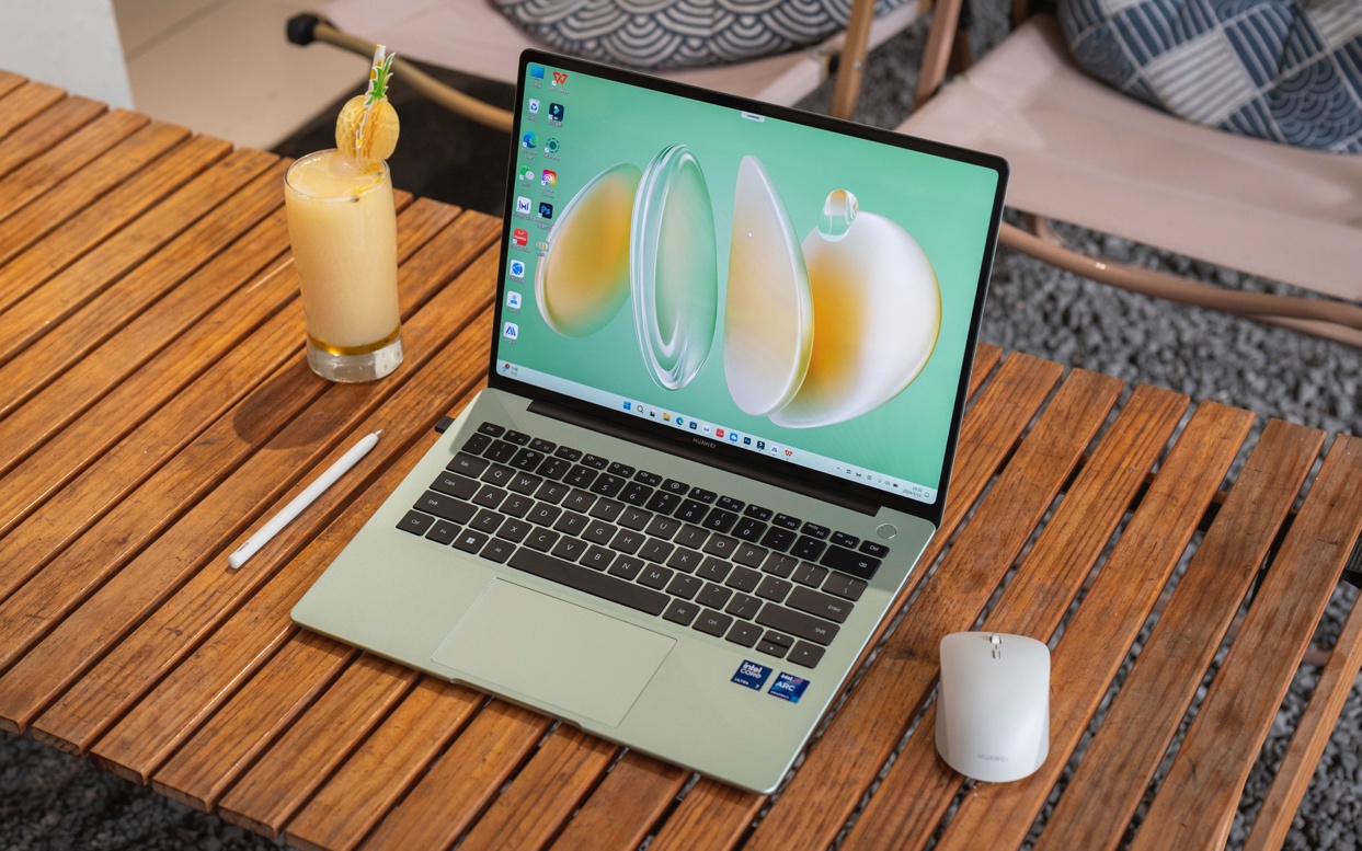 轻且强的全新华为 MateBook X Pro 迎来新配置 2TB 大存储普及风暴来了