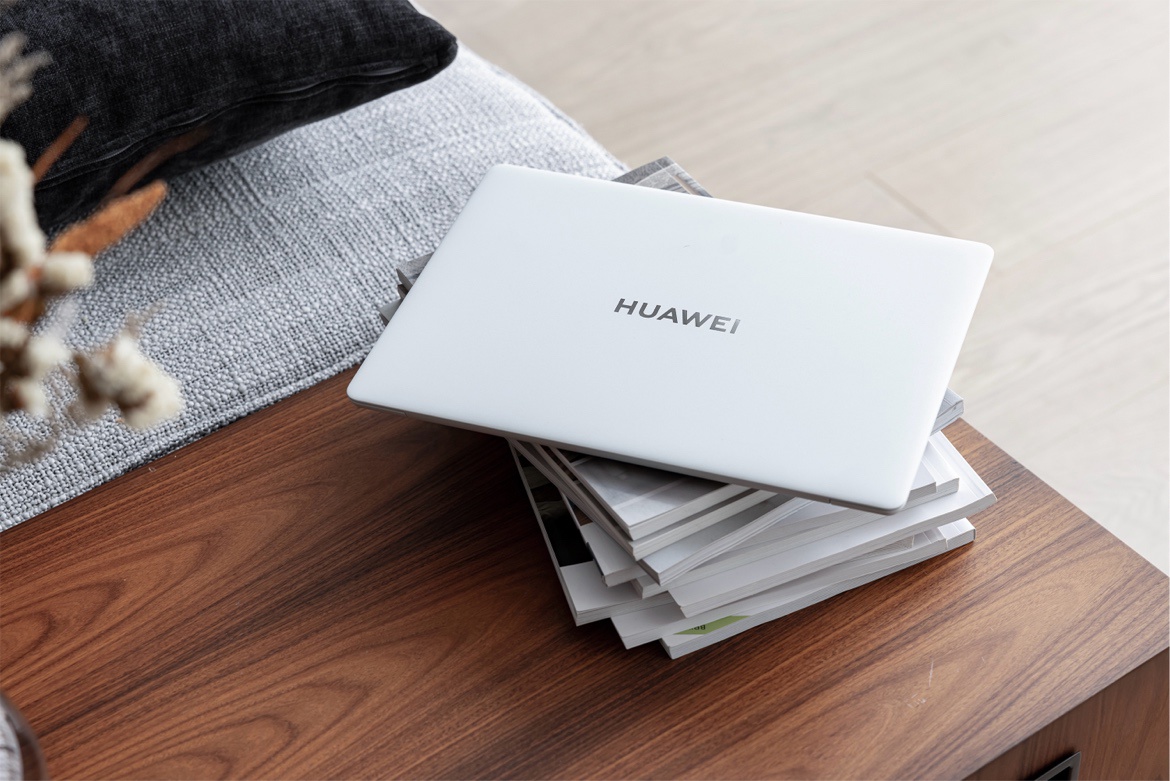 轻且强的全新华为 MateBook X Pro 迎来新配置 2TB 大存储普及风暴来了