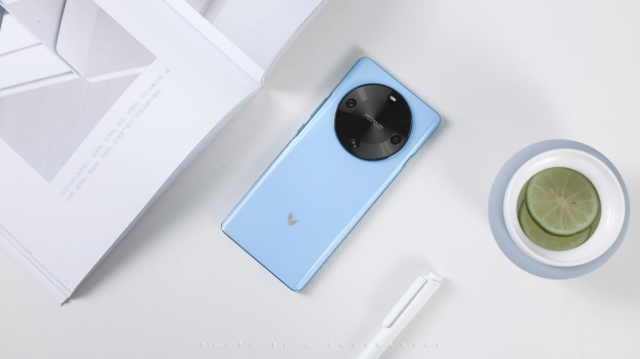 为什么说麦芒 30 成就千元档位全能手机？这几个优势无法忽略