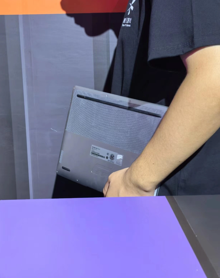 闪现 ChinaJoy2024,华为游戏本新作疑似命名为GT,独特LOGO灯设计吸睛