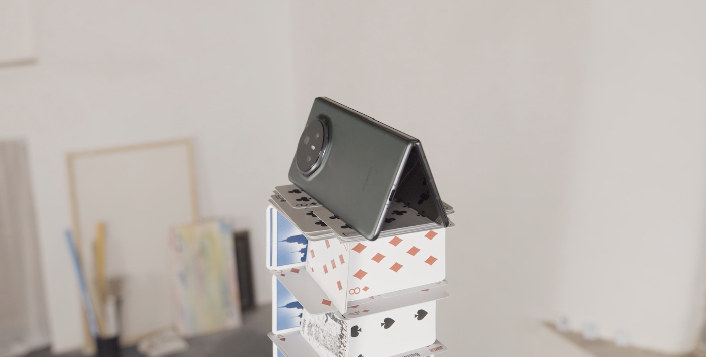 8 小时 54 层,荣耀 Magic V3 挑战吉尼斯认证最高纸牌屋