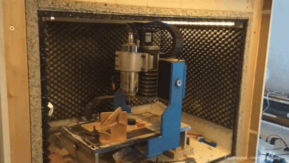 当代版木牛流马?国外网友造出「会走路的桌子」,引百万人围观