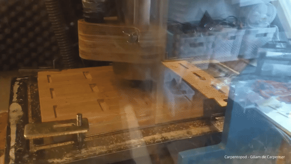 当代版木牛流马?国外网友造出「会走路的桌子」,引百万人围观