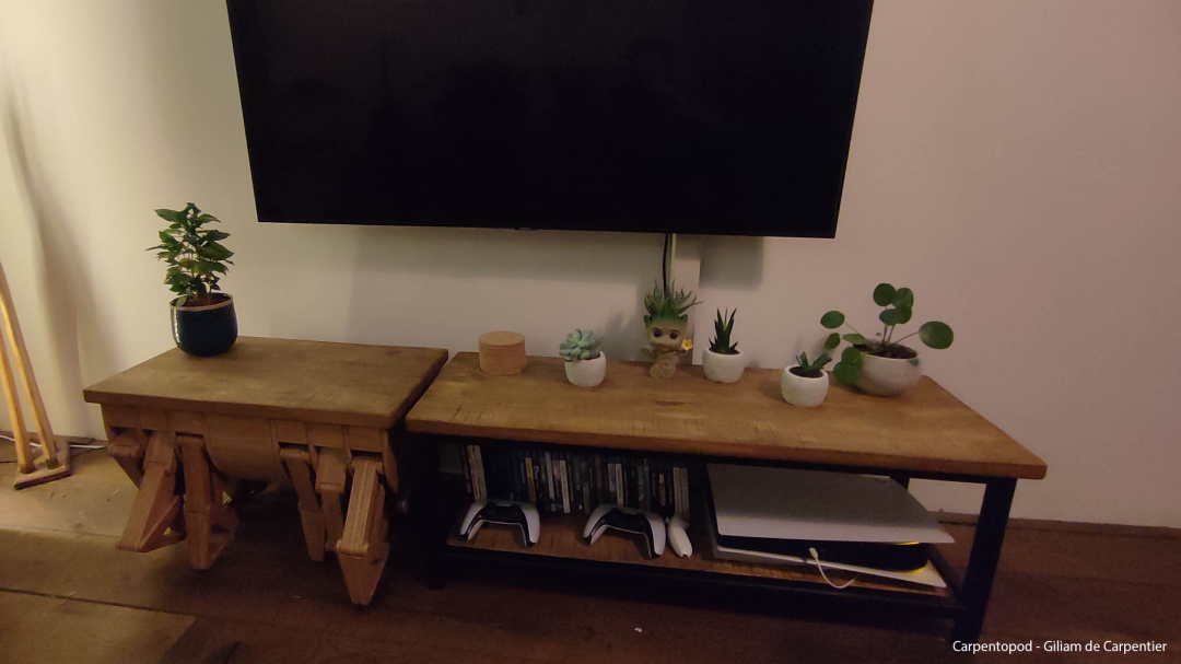 当代版木牛流马?国外网友造出「会走路的桌子」,引百万人围观