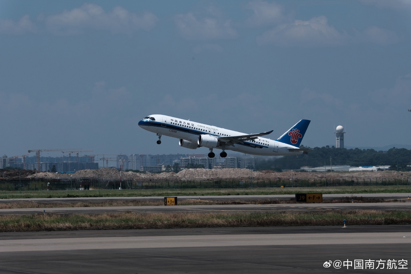 中国商飞首席科学家吴光辉： C919 近期平均客座率达 86%，中国航空市场最高