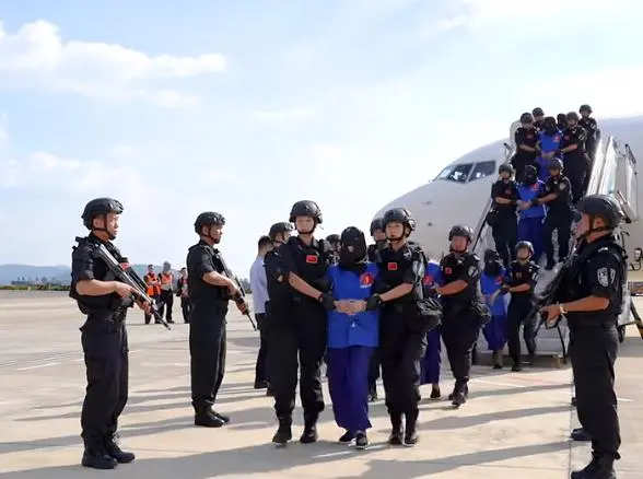 中缅携手打击电信诈骗,20 名犯罪集团头目和骨干被押解回国