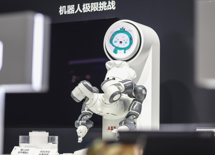 三星亮相进博会，AI显示“玩”出新花样